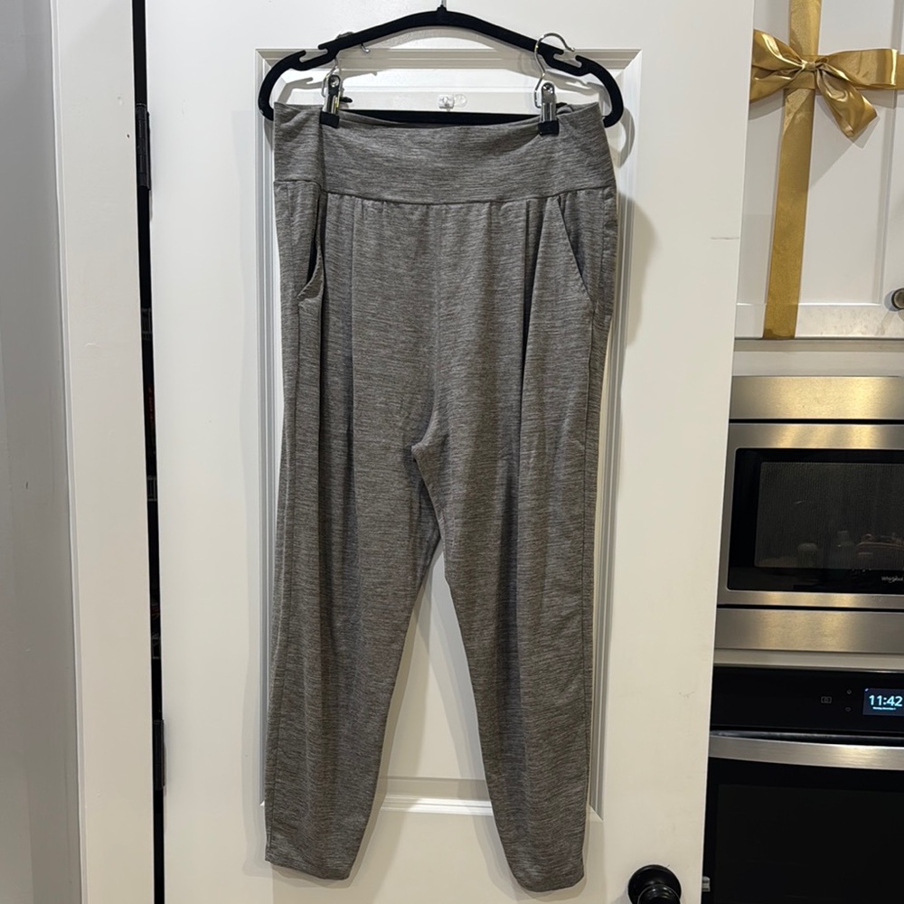 Vuori Lux Harem Pants